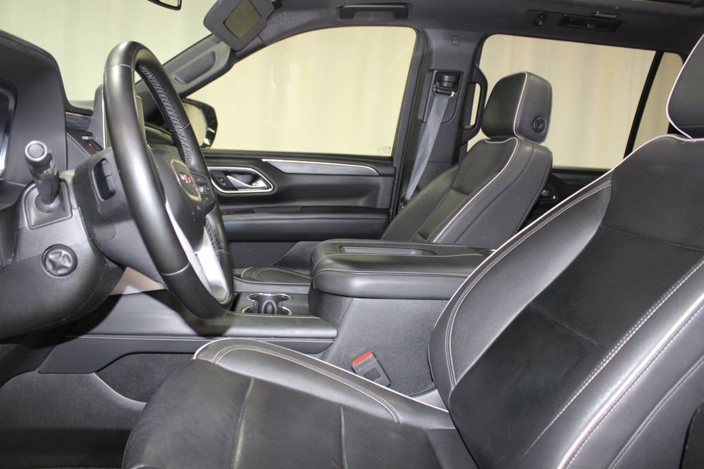 Used 2023 GMC Yukon XL SLT w/ SLT Luxury Package RWD image 17