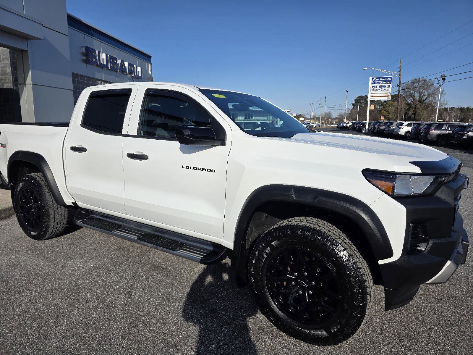 Used 2023 Chevrolet Colorado Trail Boss w/ Technology Package image 3
