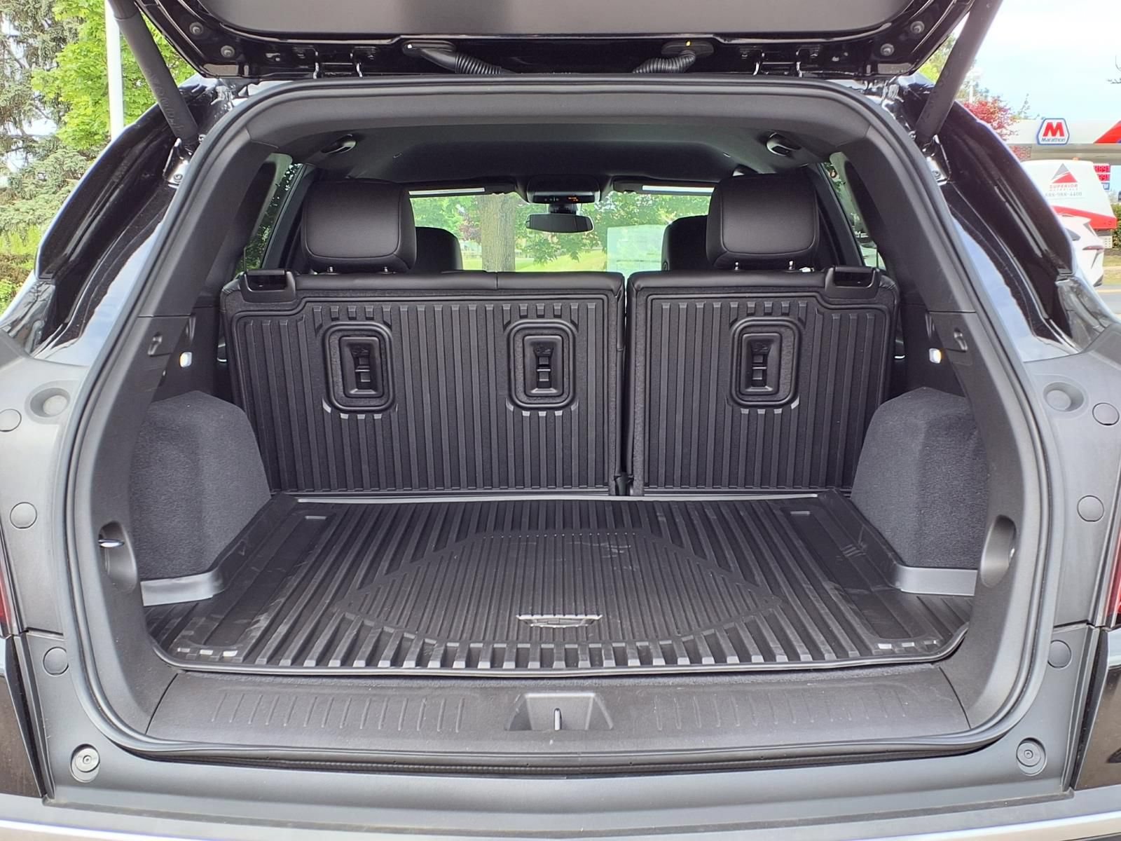 New 2026 Cadillac XT5 Luxury w/ LPO, Floor Liner Package AWD/4WD image 8