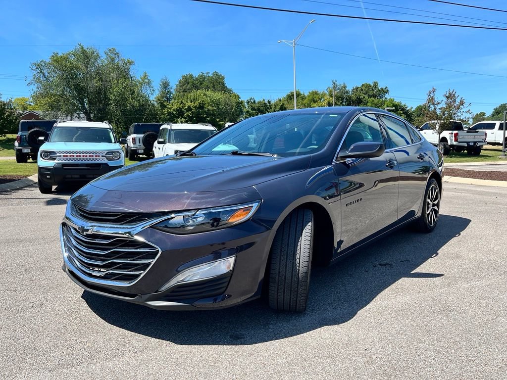 Used 2025 Chevrolet Malibu RS FWD image 3
