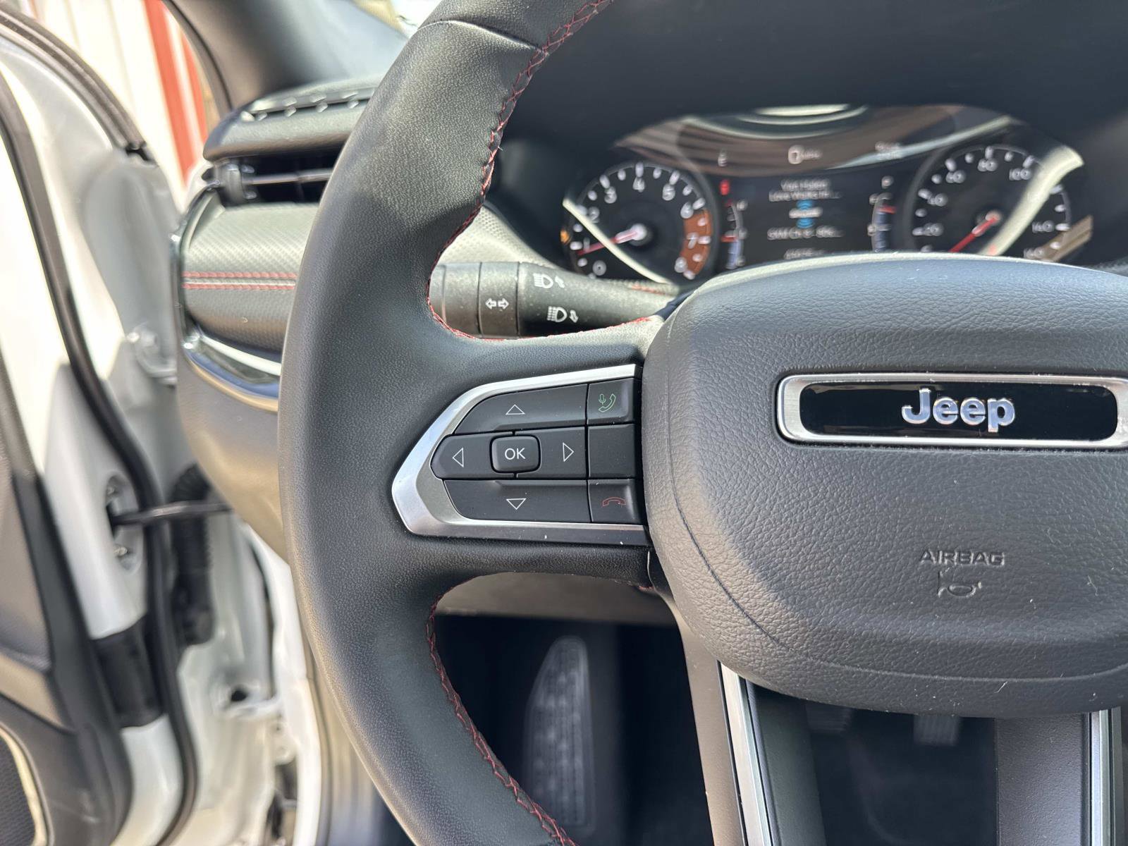 Used 2025 Jeep Compass Trailhawk AWD/4WD image 22