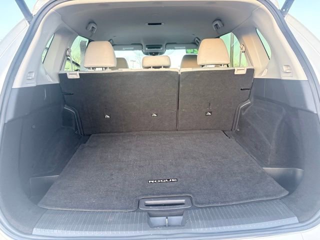 Used 2024 Nissan Rogue SV image 25
