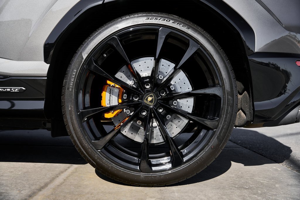 Used 2025 Lamborghini Urus SE image 23