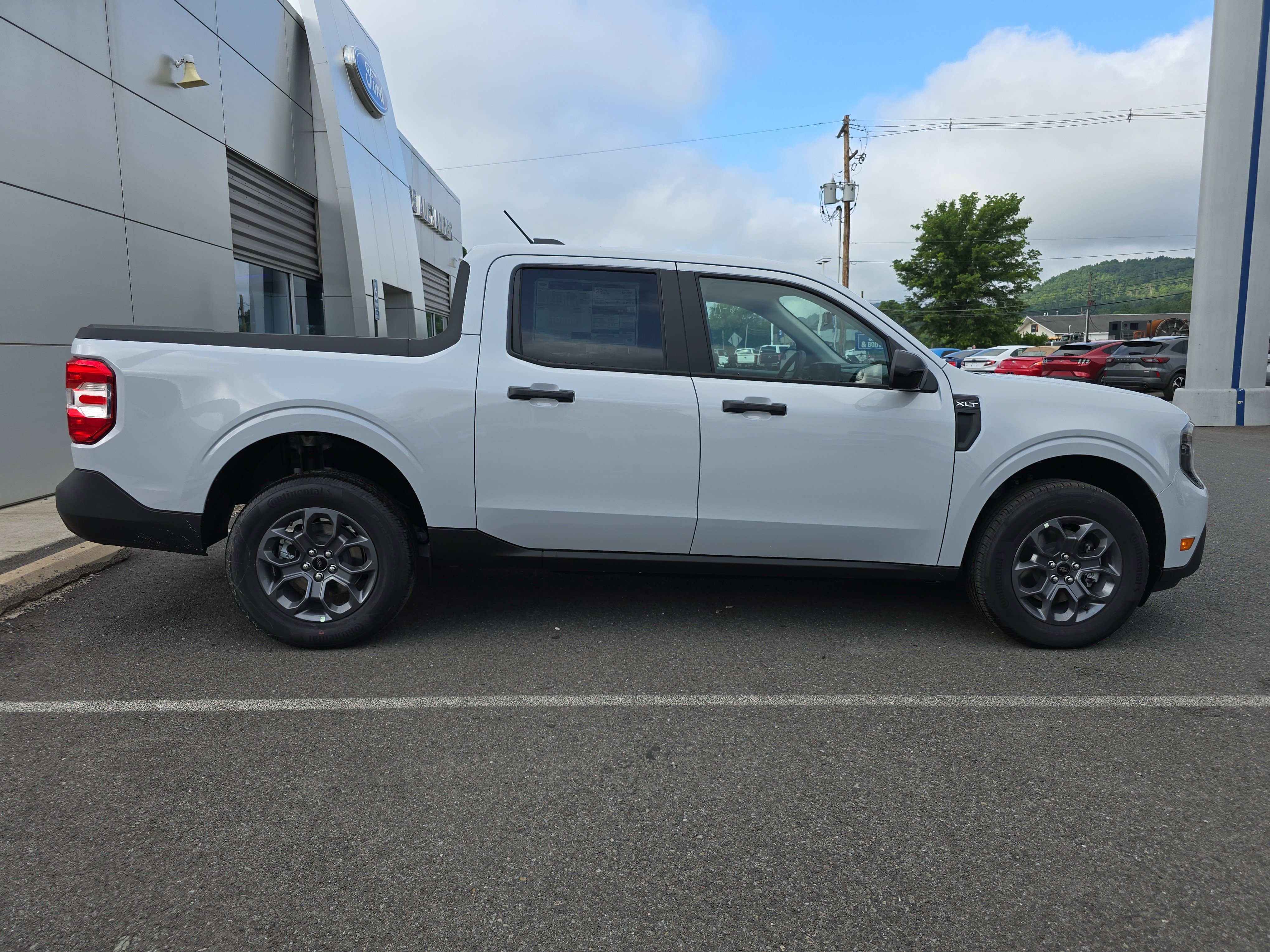 New 2025 Ford Maverick XLT w/ XLT Luxury Package image 2