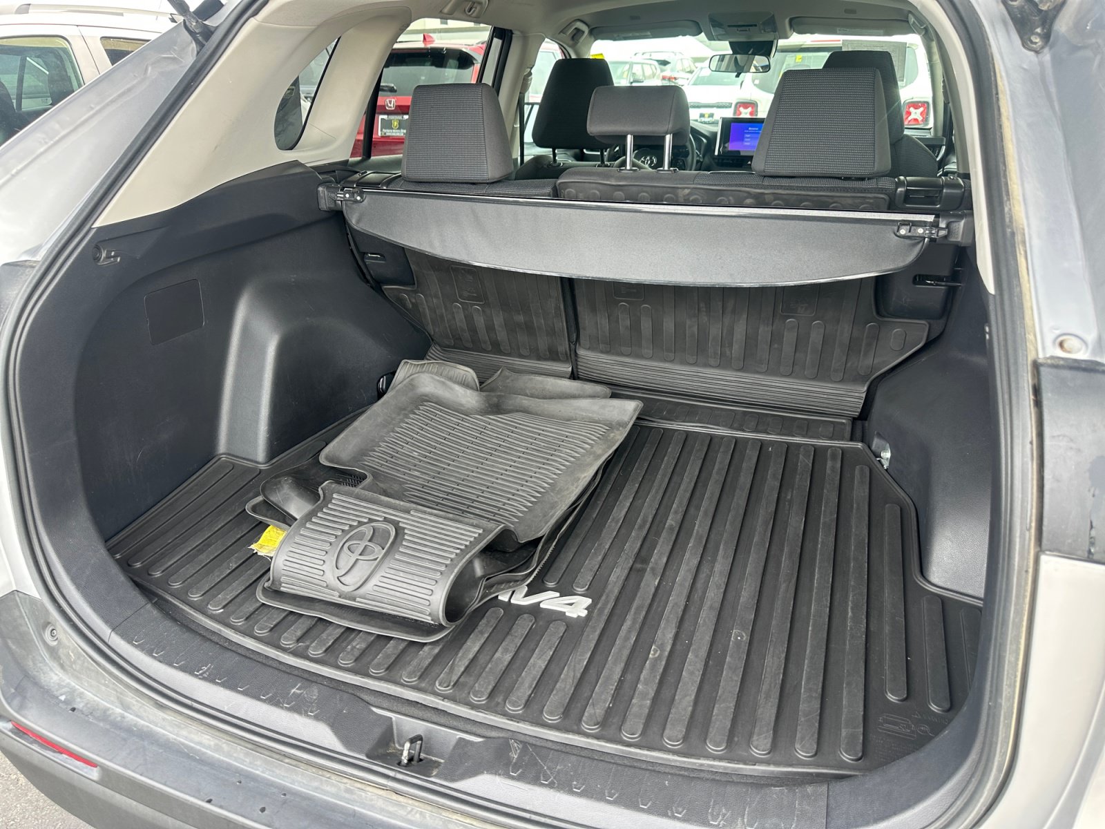Used 2023 Toyota RAV4 LE AWD/4WD image 26