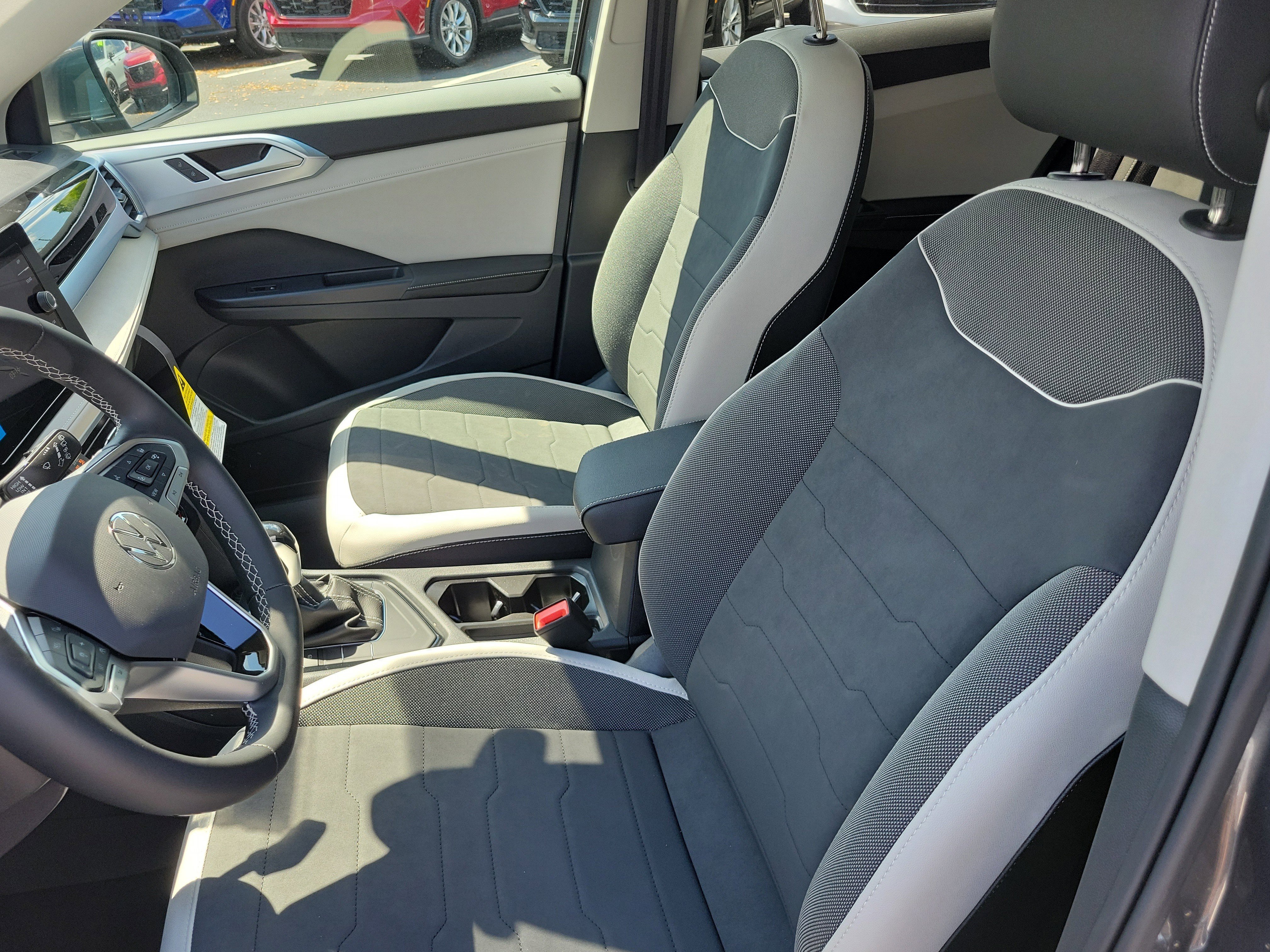 New 2026 Volkswagen Taos SE FWD image 18