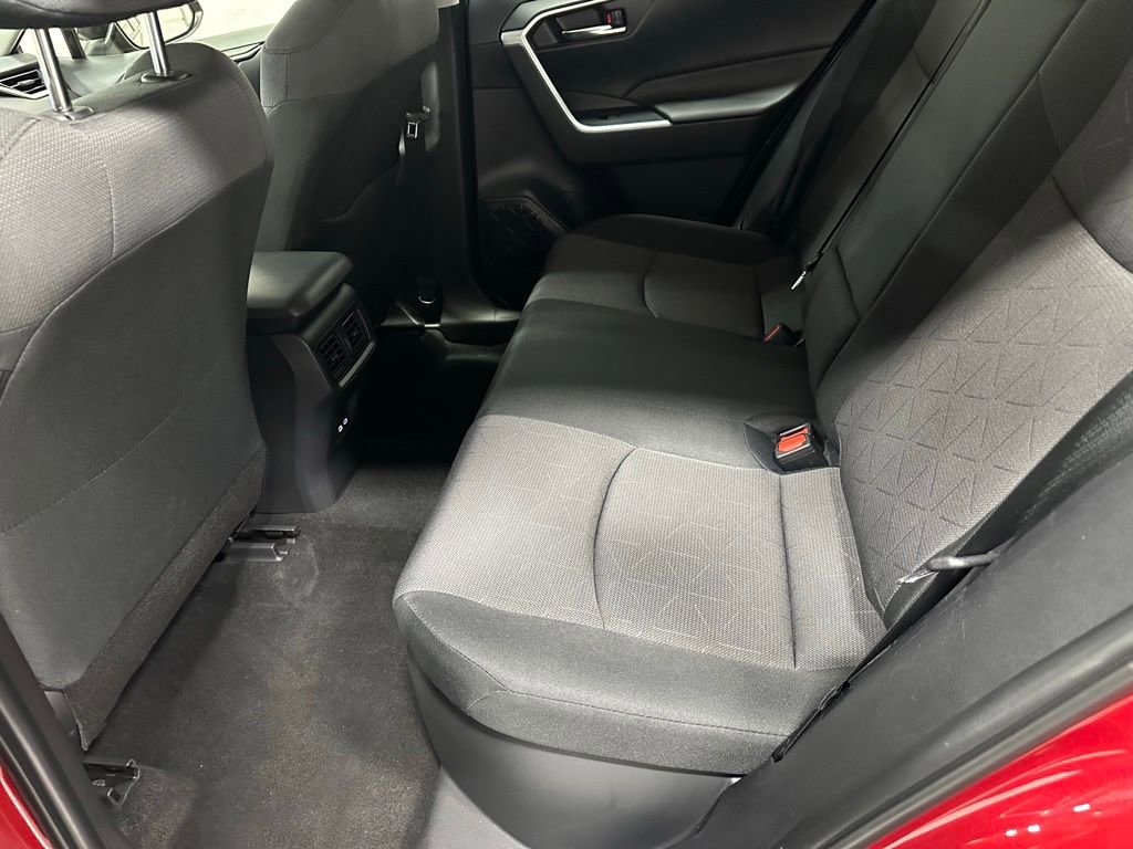 Used 2025 Toyota RAV4 XLE AWD/4WD image 43