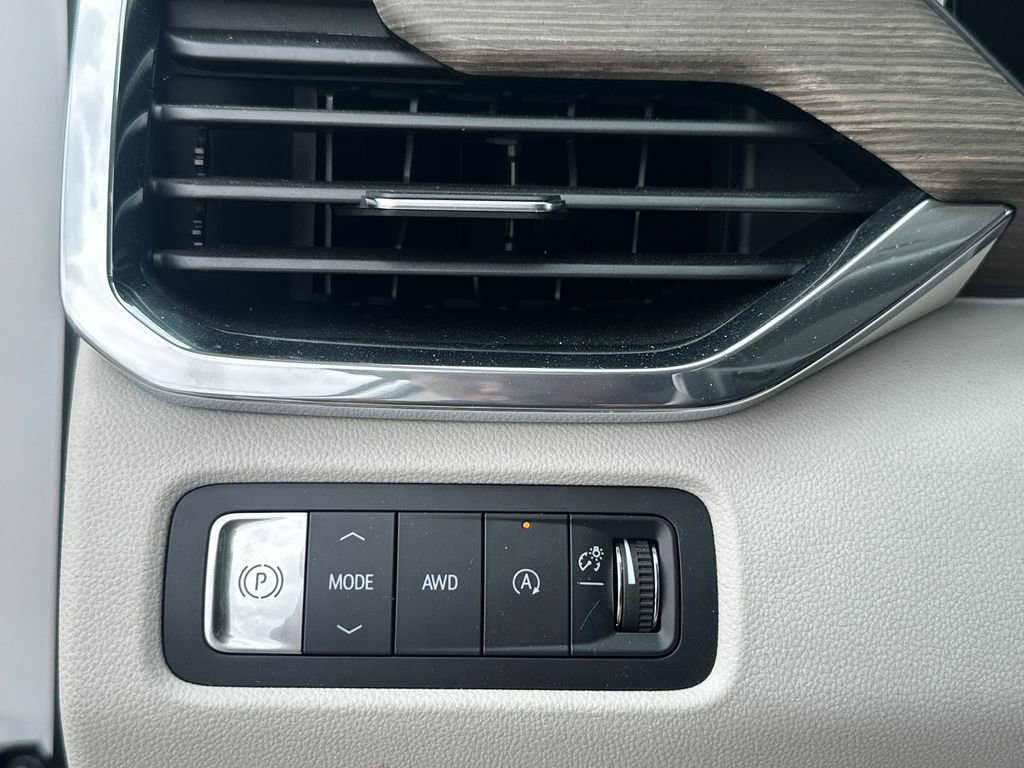 Used 2025 GMC Acadia Denali w/ Super Cruise Package AWD/4WD image 13