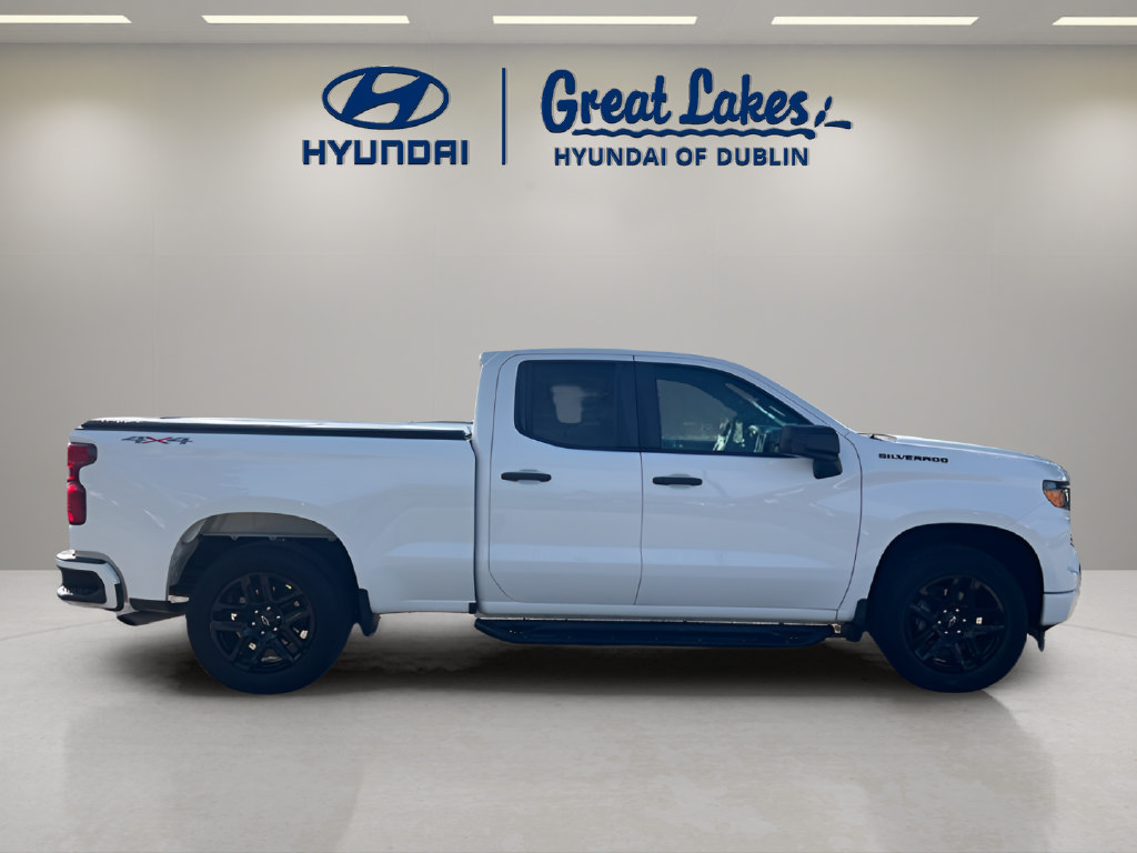 Used 2023 Chevrolet Silverado 1500 Custom w/ 2.7L Blackout Package AWD/4WD image 6