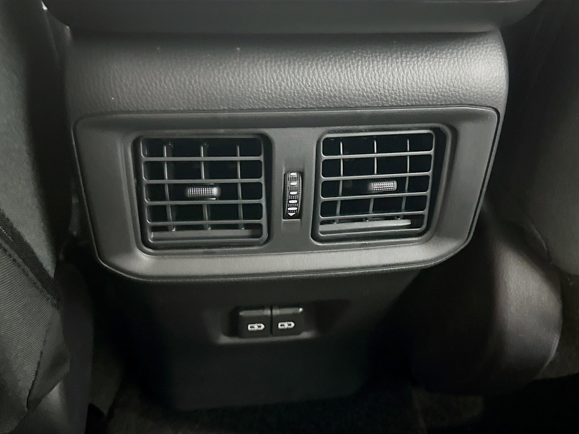 Used 2025 Toyota RAV4 XLE w/ Convenience Package image 28