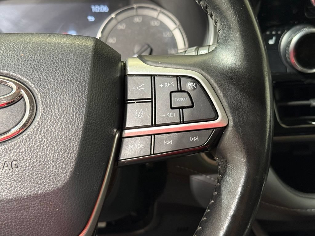 Certified 2024 Toyota Highlander XLE AWD/4WD image 27