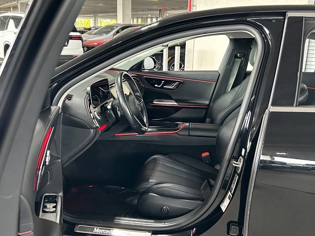 Used 2025 Mercedes-Benz E 350 Sedan w/ Winter Package image 9