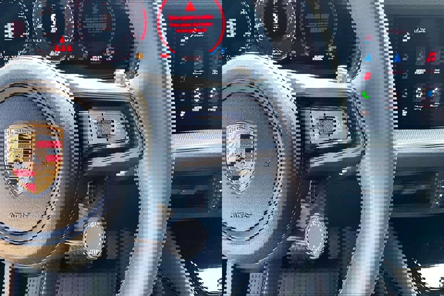 Used 2025 Porsche Cayenne image 25