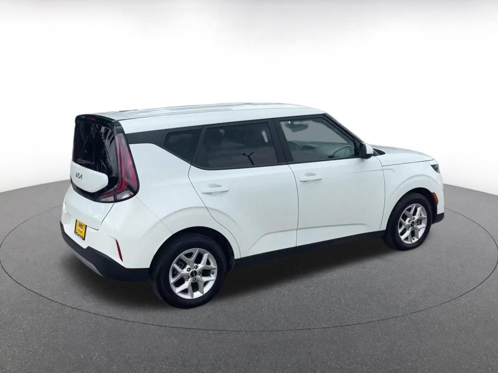 Used 2025 Kia Soul LX w/ LX Technology Package FWD image 15