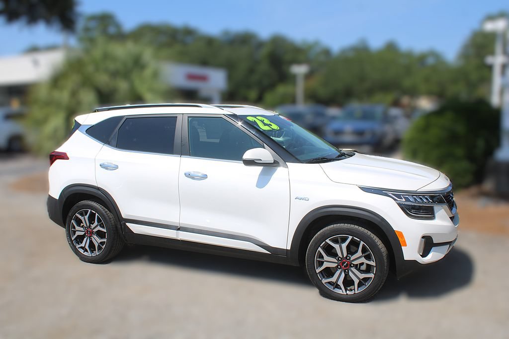 Certified 2023 Kia Seltos SX w/ SX Sunroof Package AWD/4WD image 4