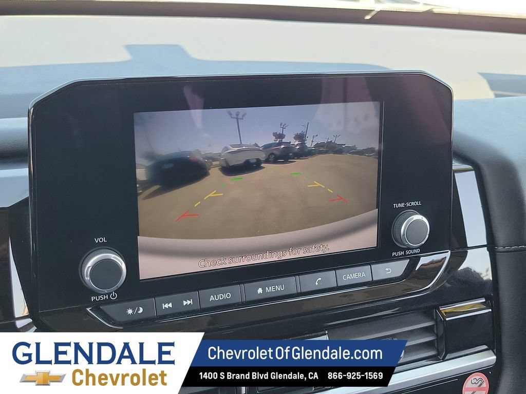 Used 2025 Nissan Pathfinder SV FWD image 27