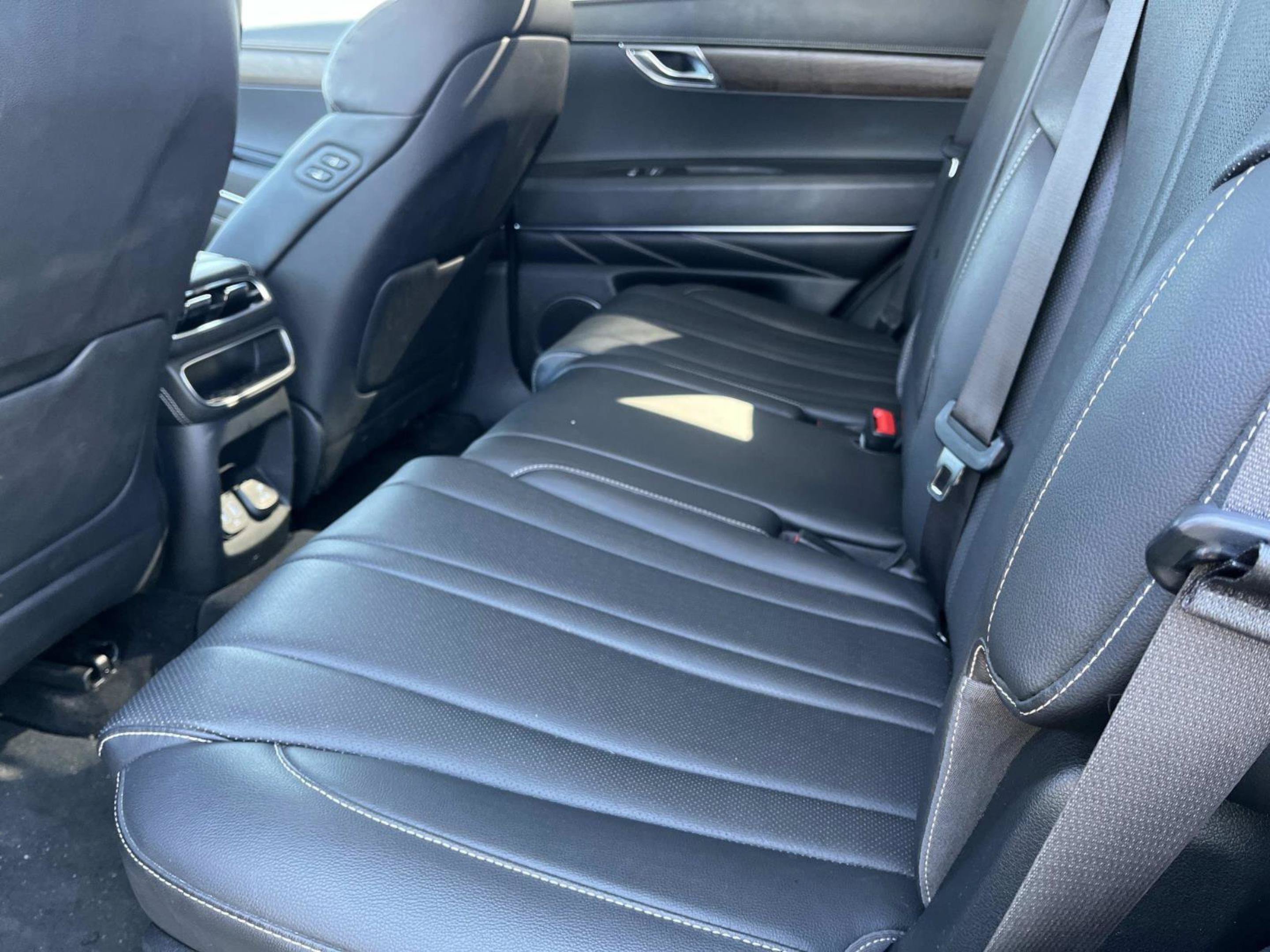 Used 2024 Genesis GV80 2.5T AWD/4WD image 19