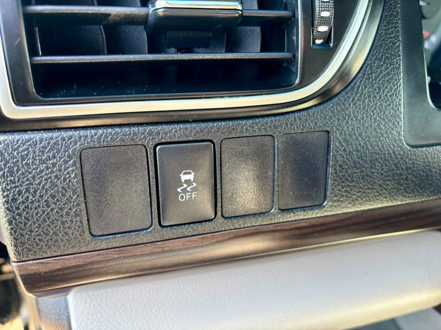 Used 2015 Toyota Camry XLE FWD image 23