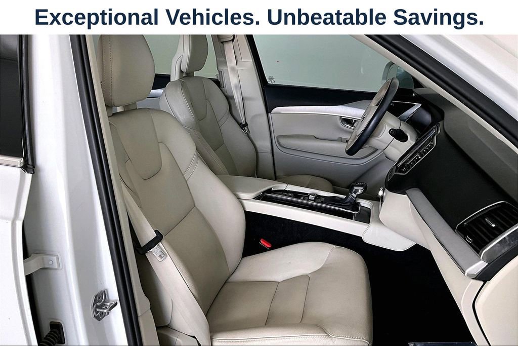 Used 2021 Volvo XC90 T5 Momentum w/ Advanced Package AWD/4WD image 5