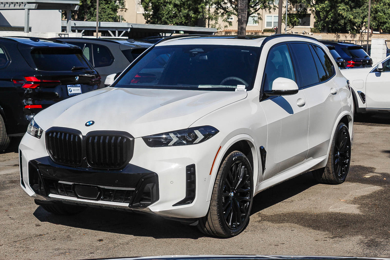 New 2026 BMW X5 sDrive40i w/ M Sport Package image 3