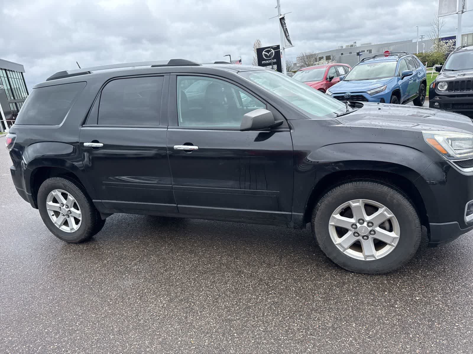 Used 2016 GMC Acadia SLE image 4