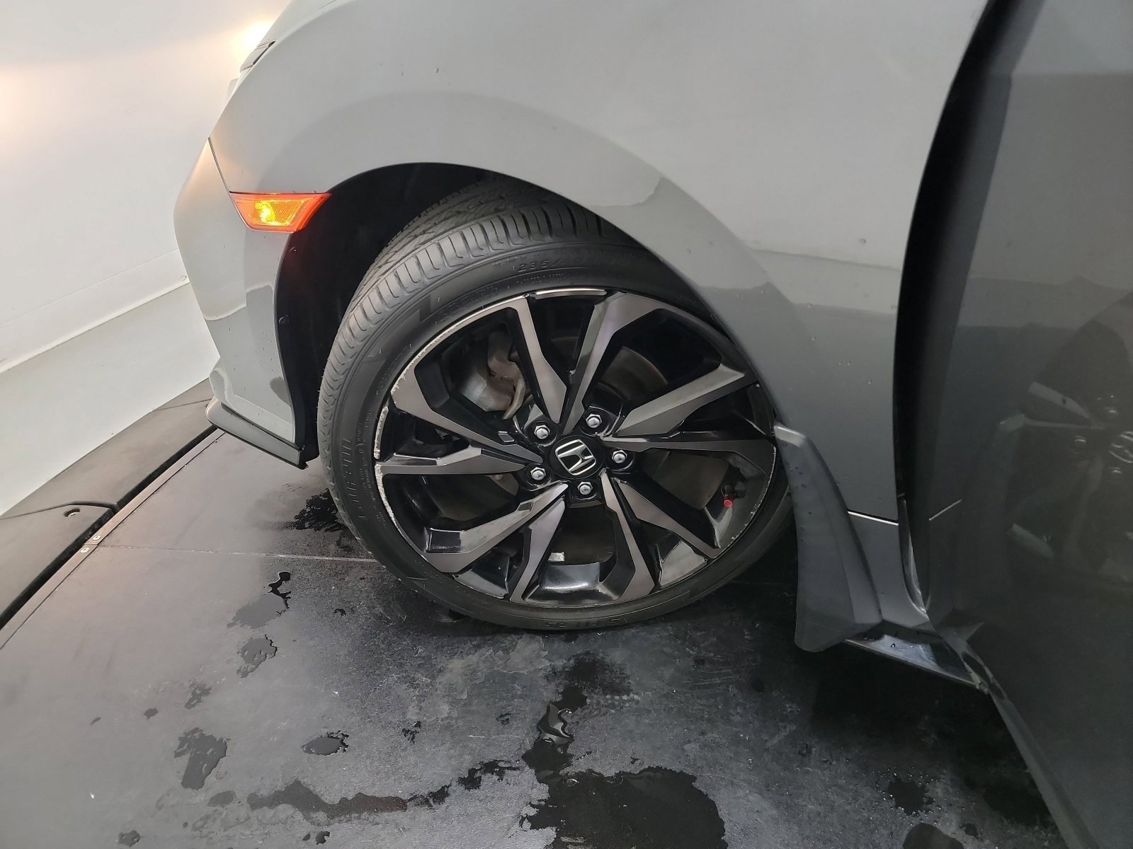 Used 2018 Honda Civic Sport image 29