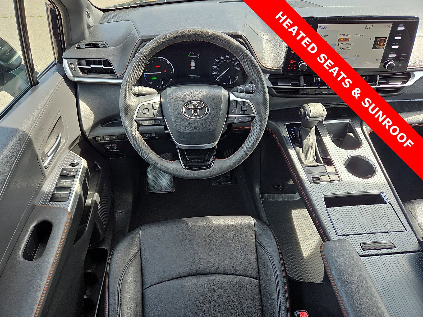 Used 2023 Toyota Sienna XSE w/ XSE Plus Package image 13