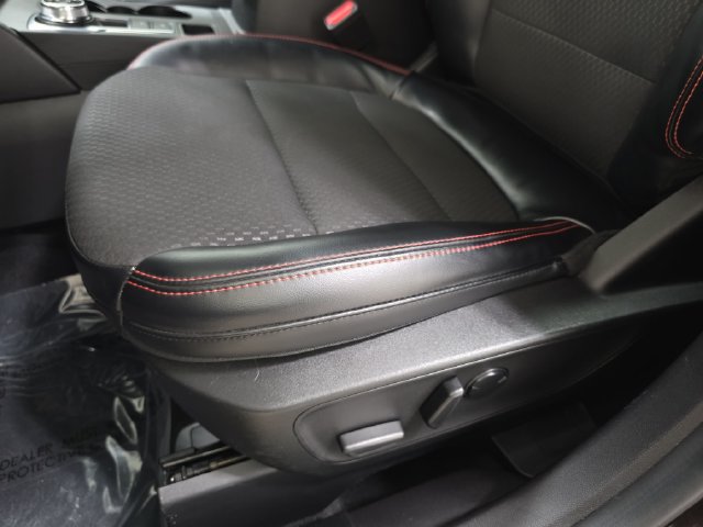 Used 2023 Ford Escape ST-Line w/ Tech Pack #1 FWD image 29