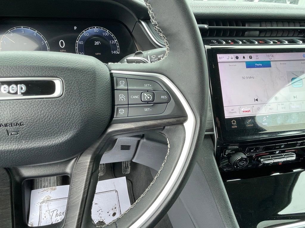 Used 2023 Jeep Grand Cherokee Limited AWD/4WD image 16