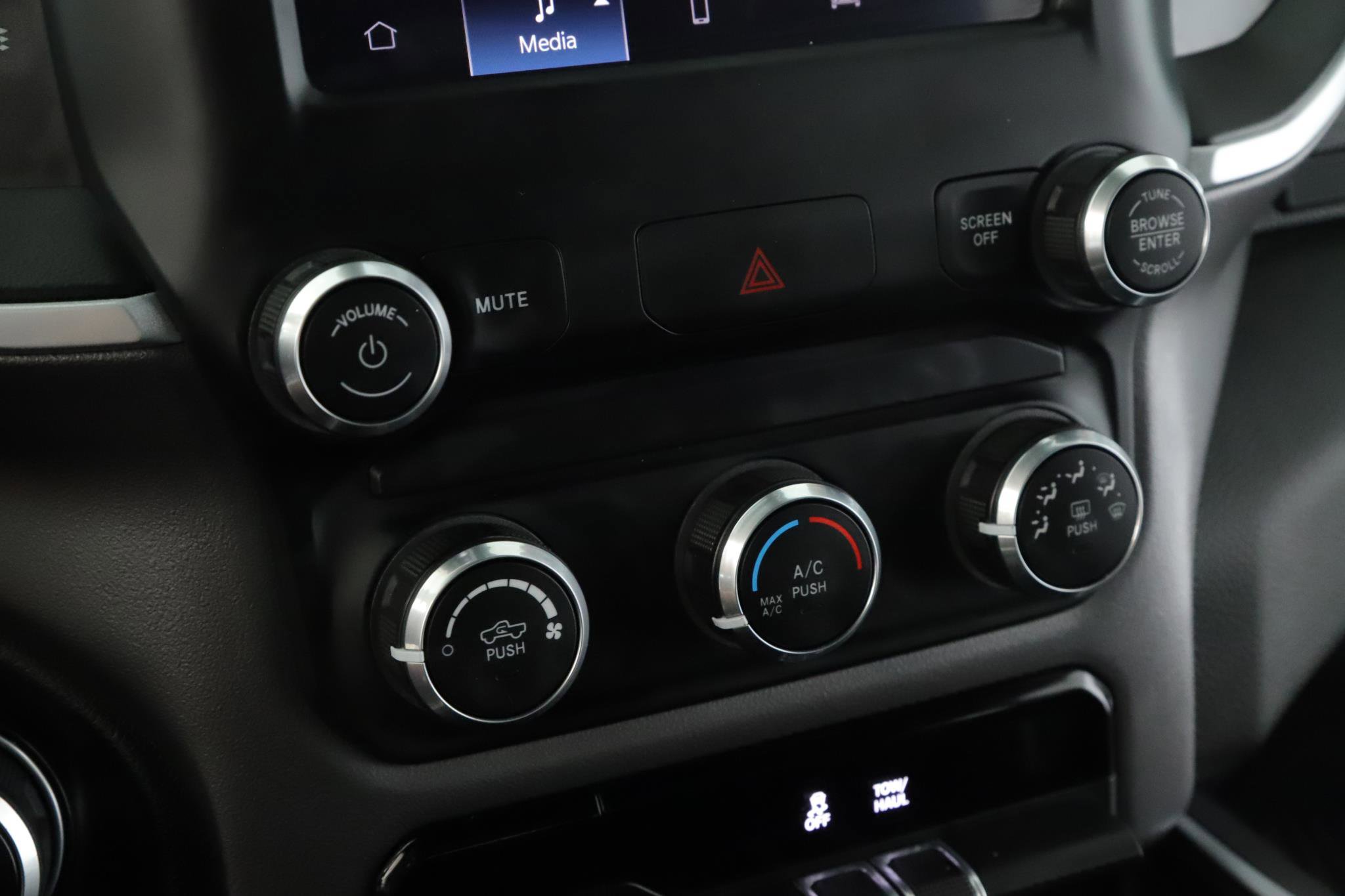 Used 2022 RAM 1500 Big Horn AWD/4WD image 13