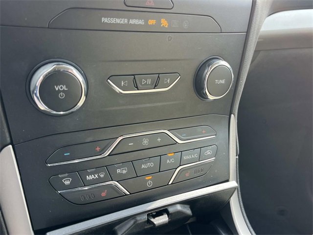 Used 2020 Ford Edge SEL image 36