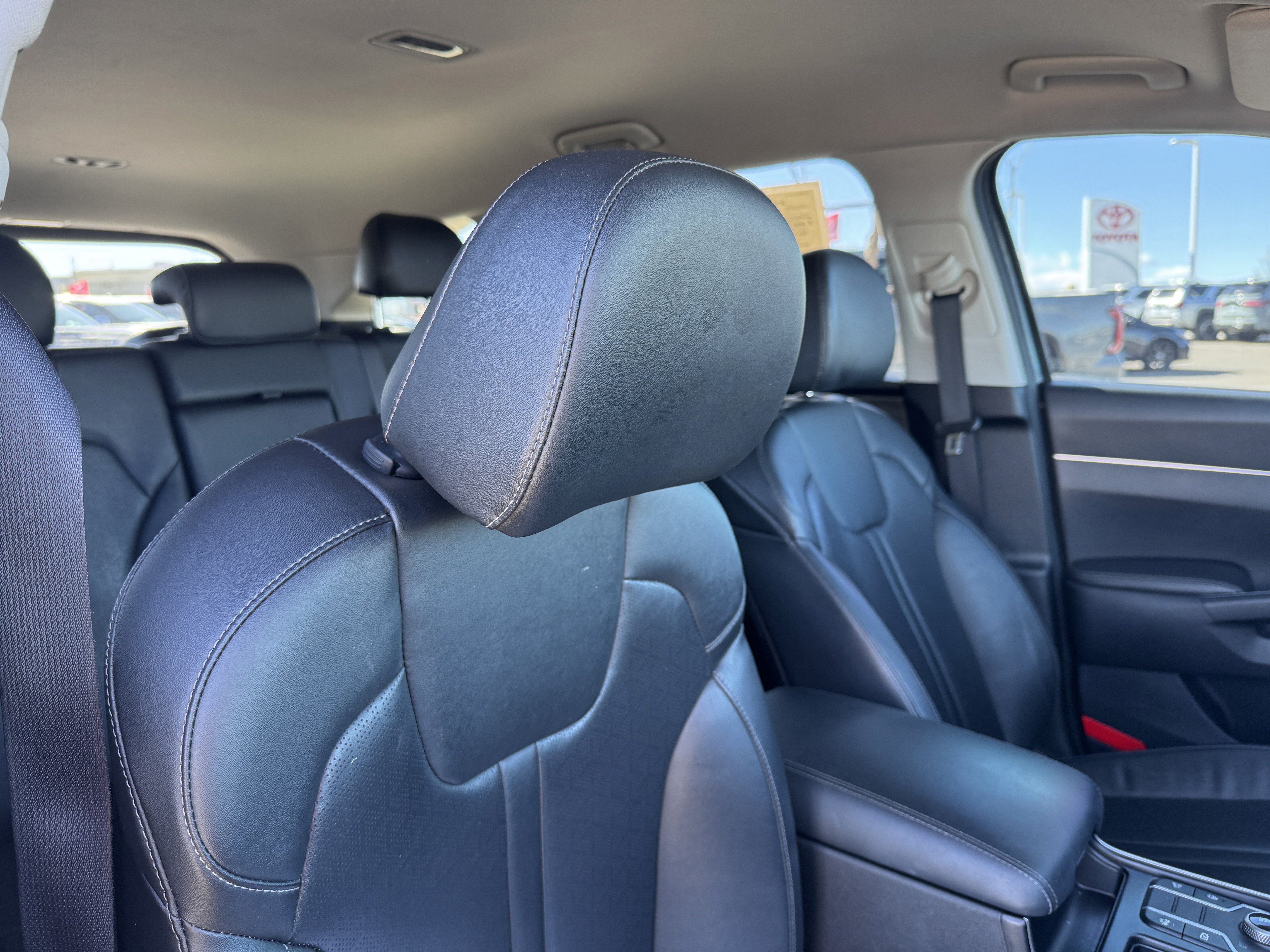 Used 2022 Kia Sorento S image 20