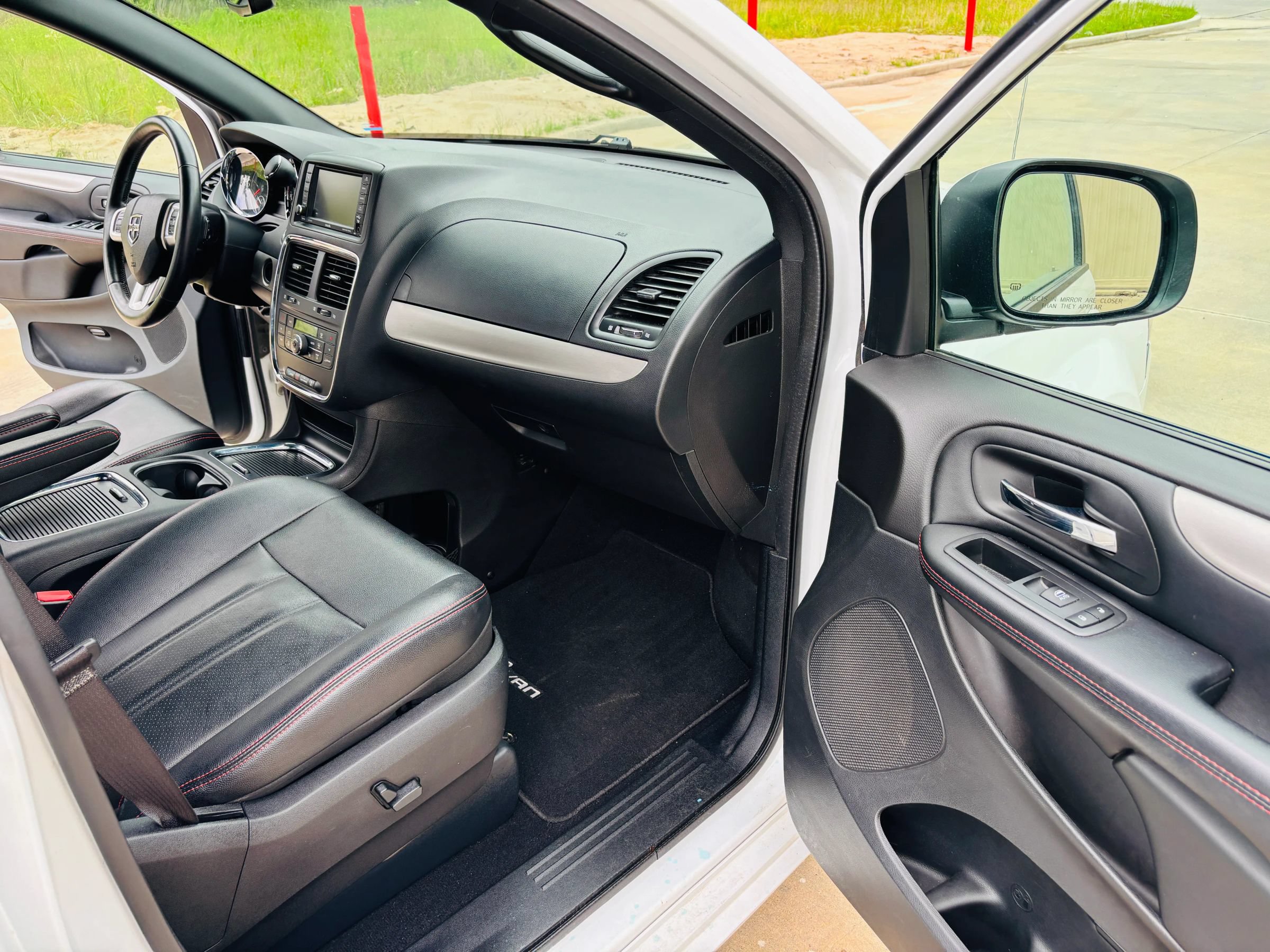 Used 2019 Dodge Grand Caravan GT FWD image 29