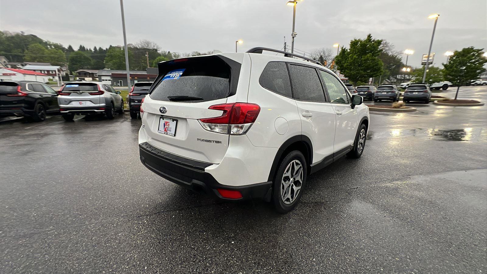 Used 2020 Subaru Forester Premium AWD/4WD image 4