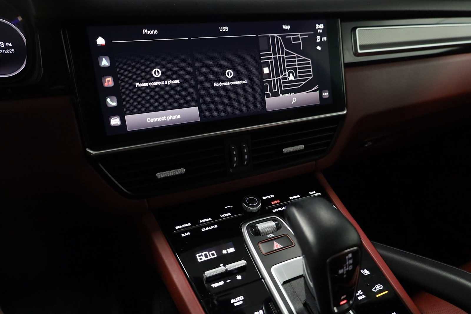 Used 2022 Porsche Cayenne image 32