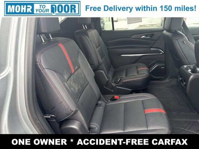 Used 2025 Chevrolet Traverse RS image 30