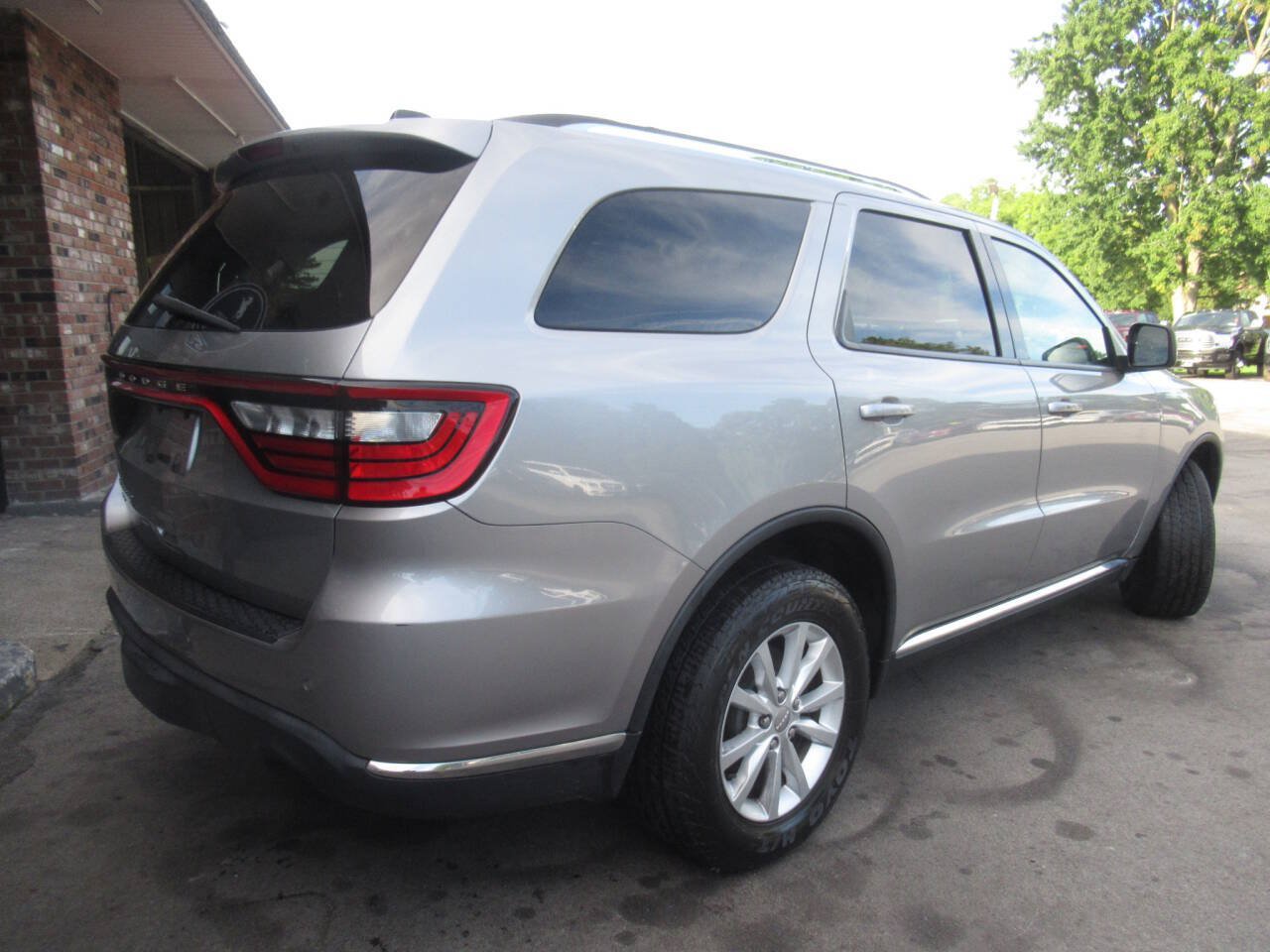 Used 2017 Dodge Durango SXT w/ Quick Order Package 23B AWD/4WD image 11