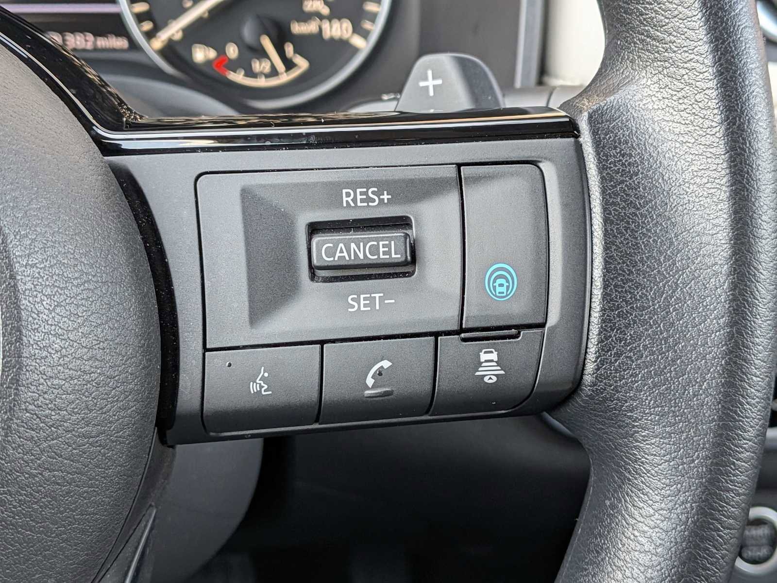 Used 2023 Nissan Rogue SV AWD/4WD image 24