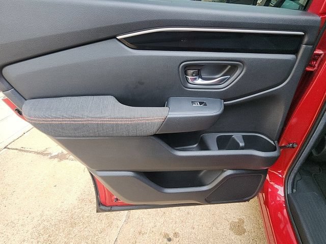 Used 2025 Honda Pilot Sport image 21