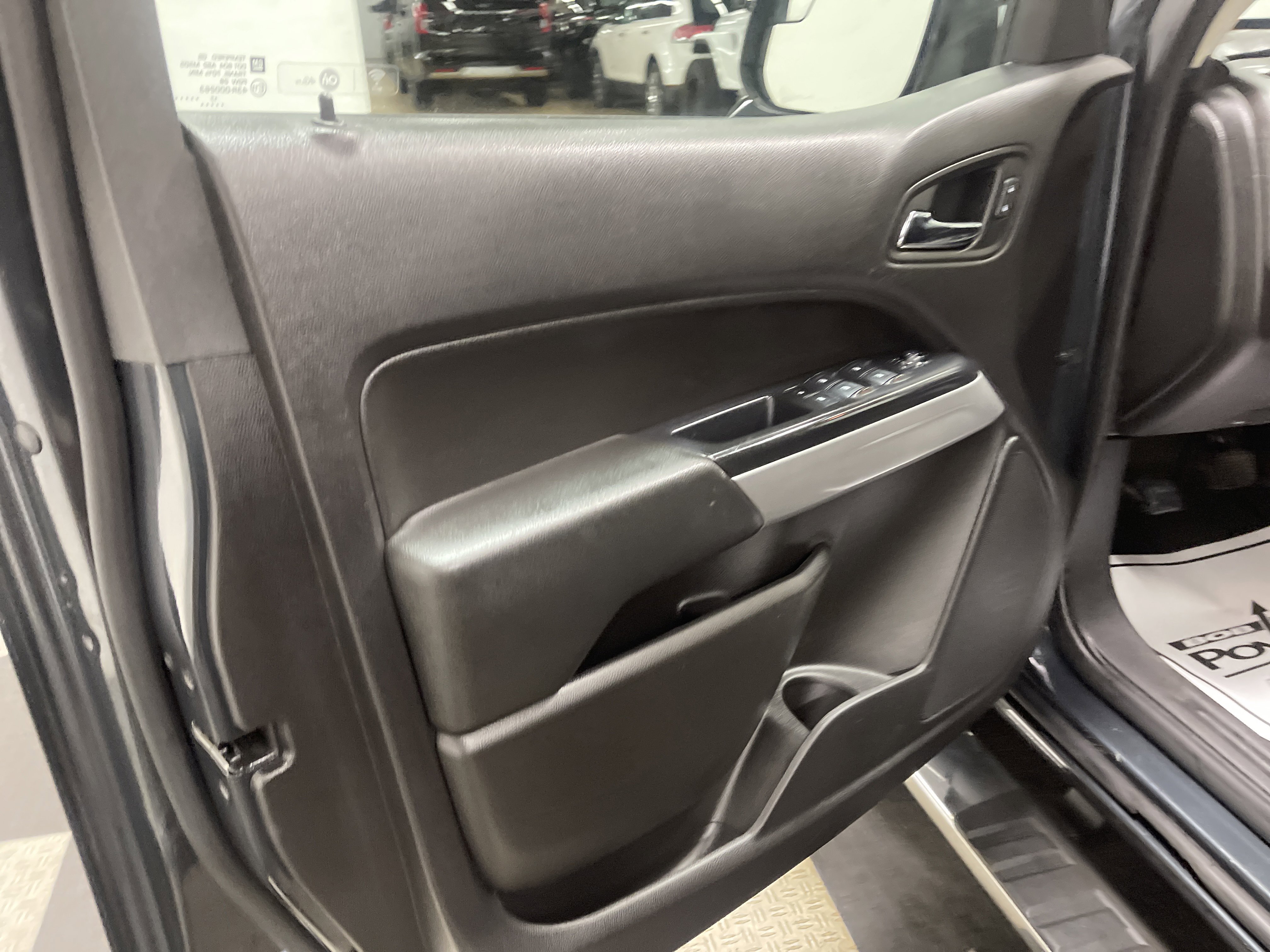 Used 2018 Chevrolet Colorado LT w/ LT Convenience Package image 10
