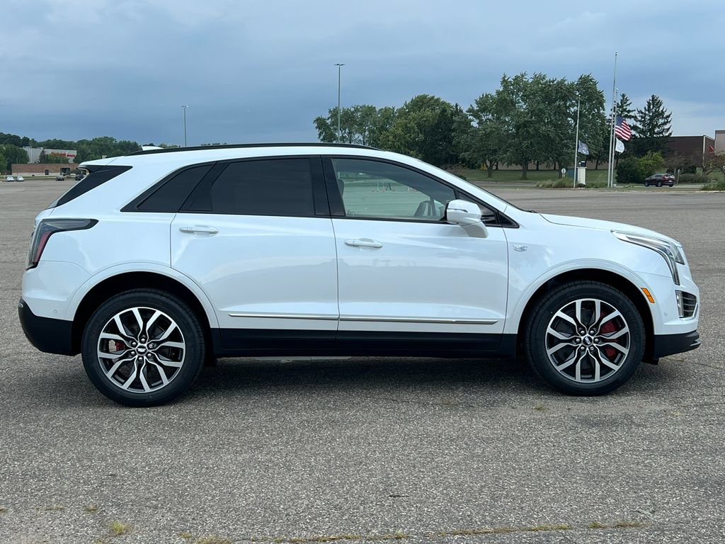 New 2026 Cadillac XT5 Sportv w/ LPO, Floor Liner Package AWD/4WD image 48