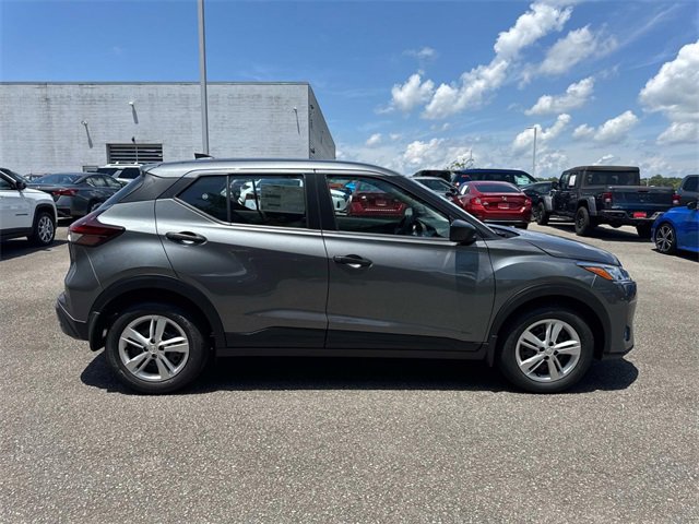 New 2025 Nissan Kicks Play S image 3