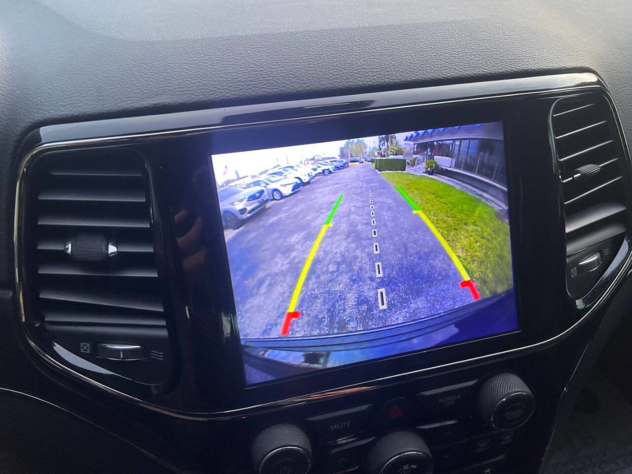 Used 2019 Jeep Grand Cherokee Limited X image 14