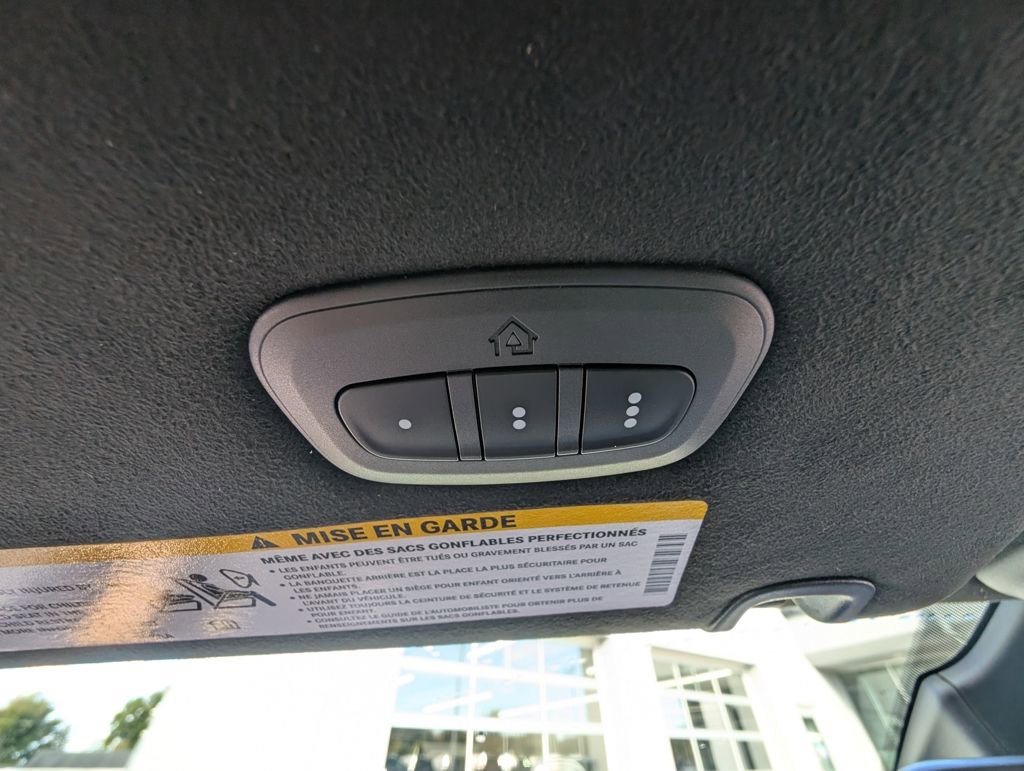 New 2026 Chrysler Pacifica Pinnacle w/ Trailer Tow Group image 38