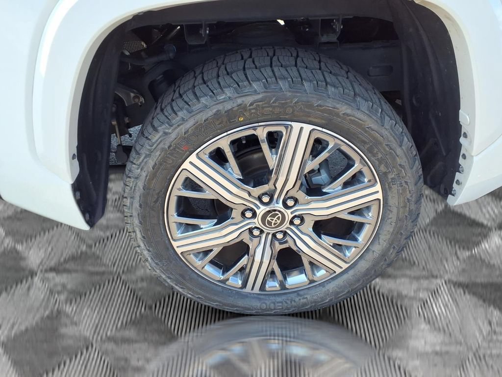 Used 2024 Toyota Tundra Capstone AWD/4WD image 26