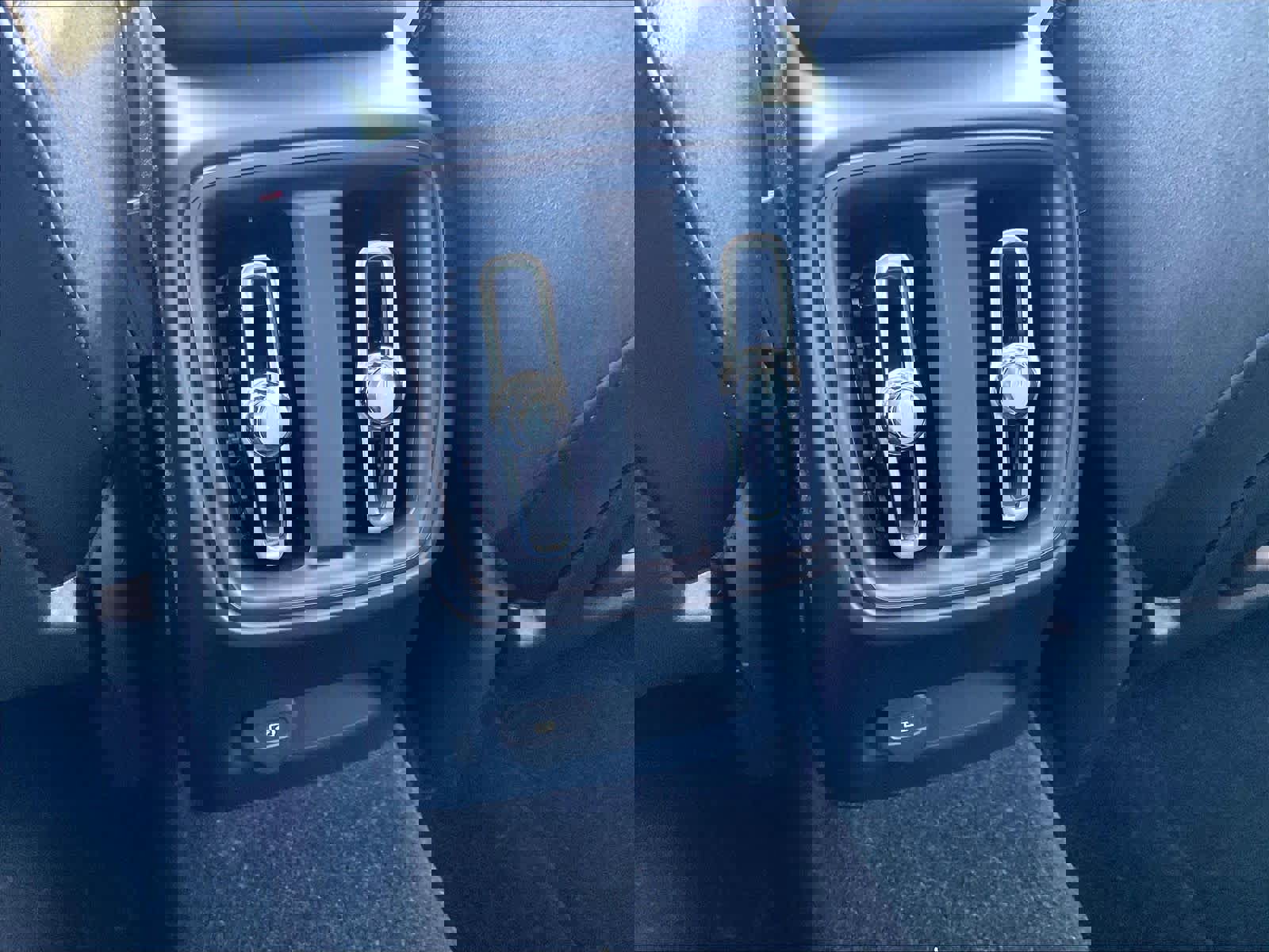 Used 2023 Volvo C40 P8 Recharge Plus image 37