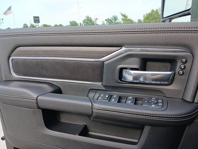 New 2026 RAM 2500 Laramie AWD/4WD image 10