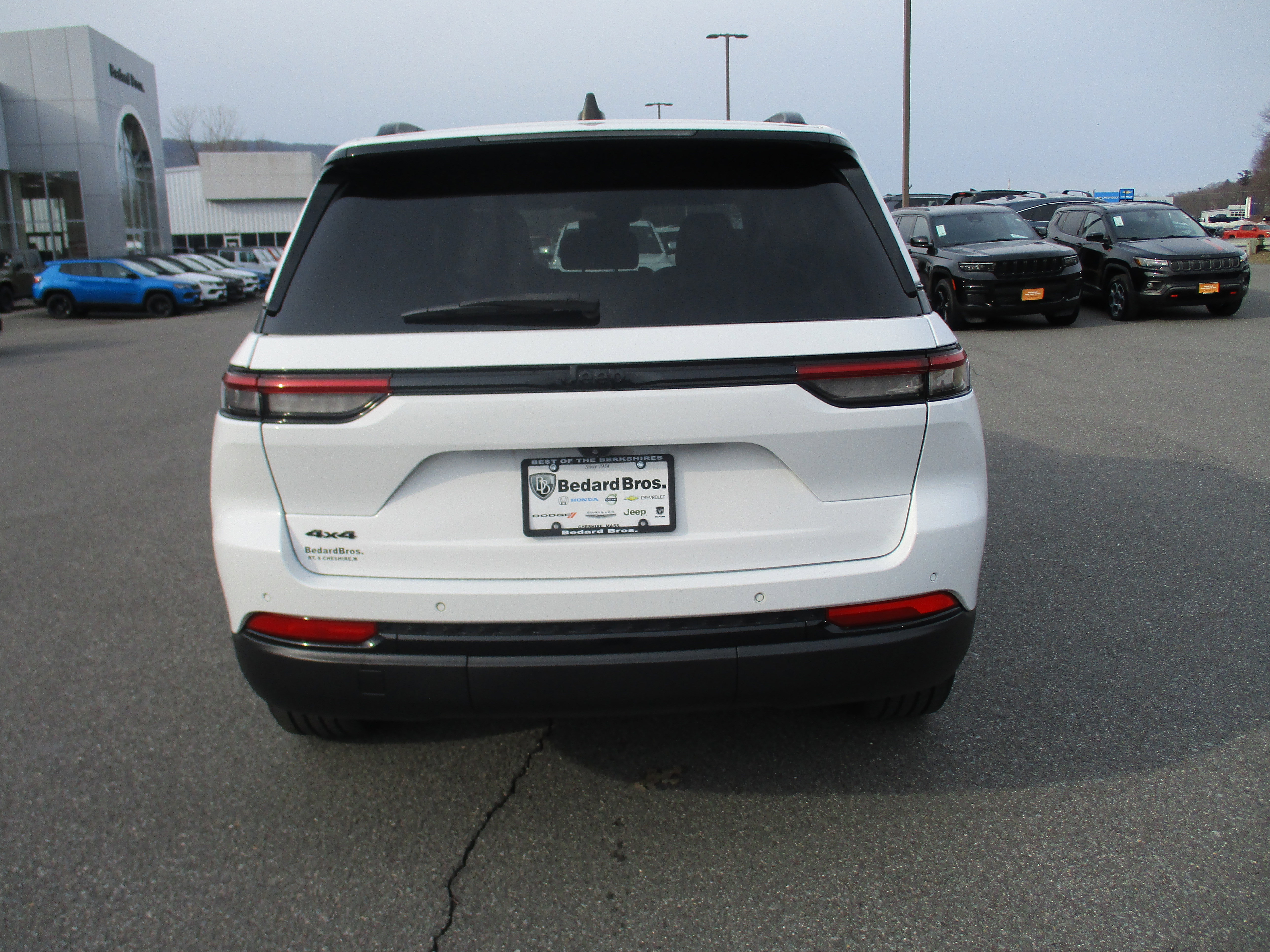 Certified 2023 Jeep Grand Cherokee Altitude image 6