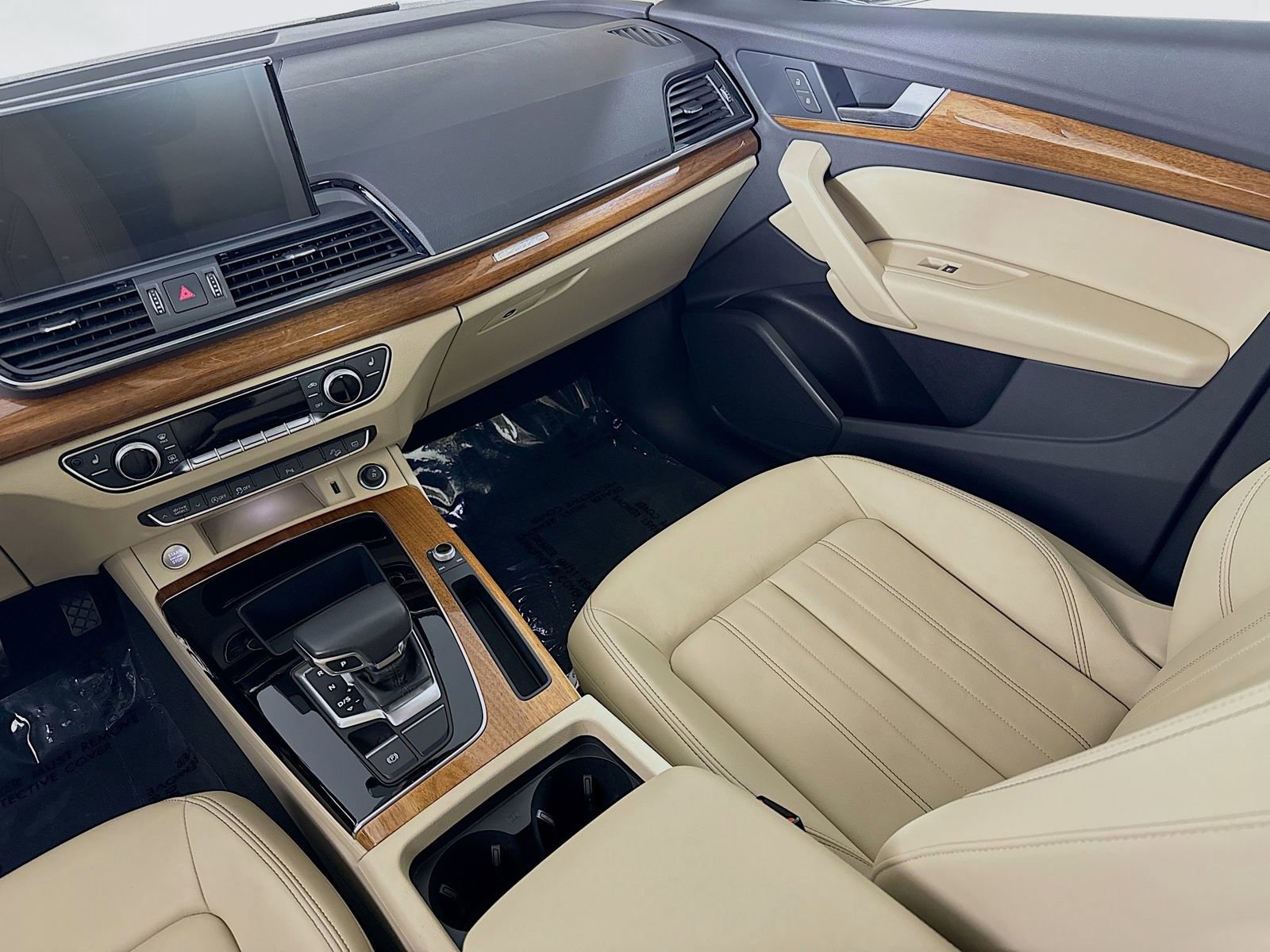 Used 2023 Audi Q5 2.0T Premium w/ Convenience Package image 24