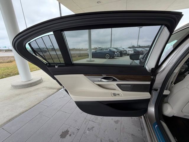 Used 2019 BMW 740i w/ Executive Package image 31